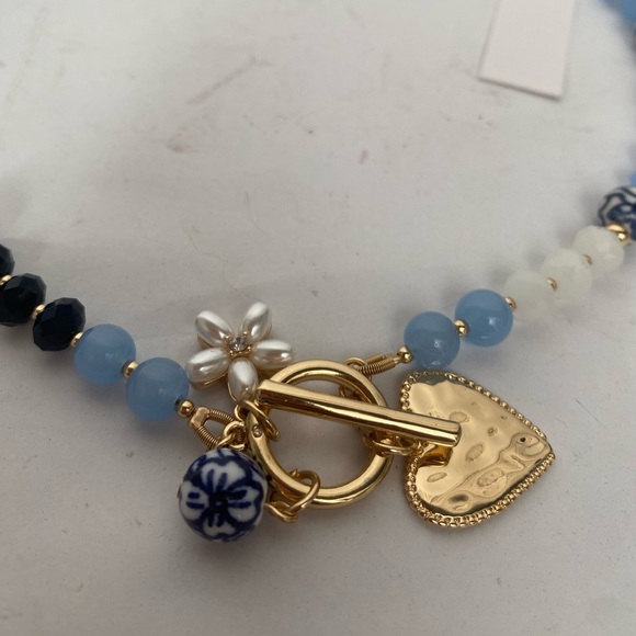 True To Form blue beaded Necklace toggle closure  16” - Picture 4 of 4